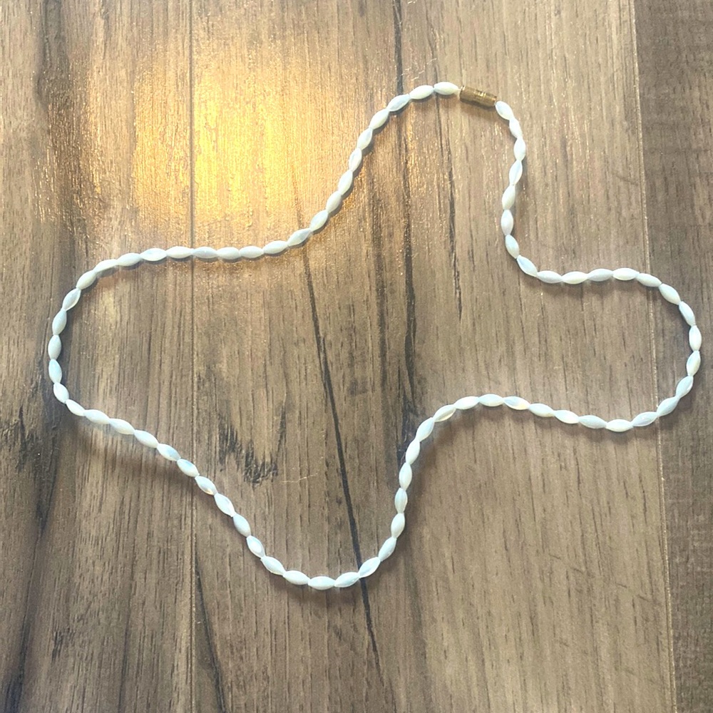 Mother of pearl looking beaded necklace 20”